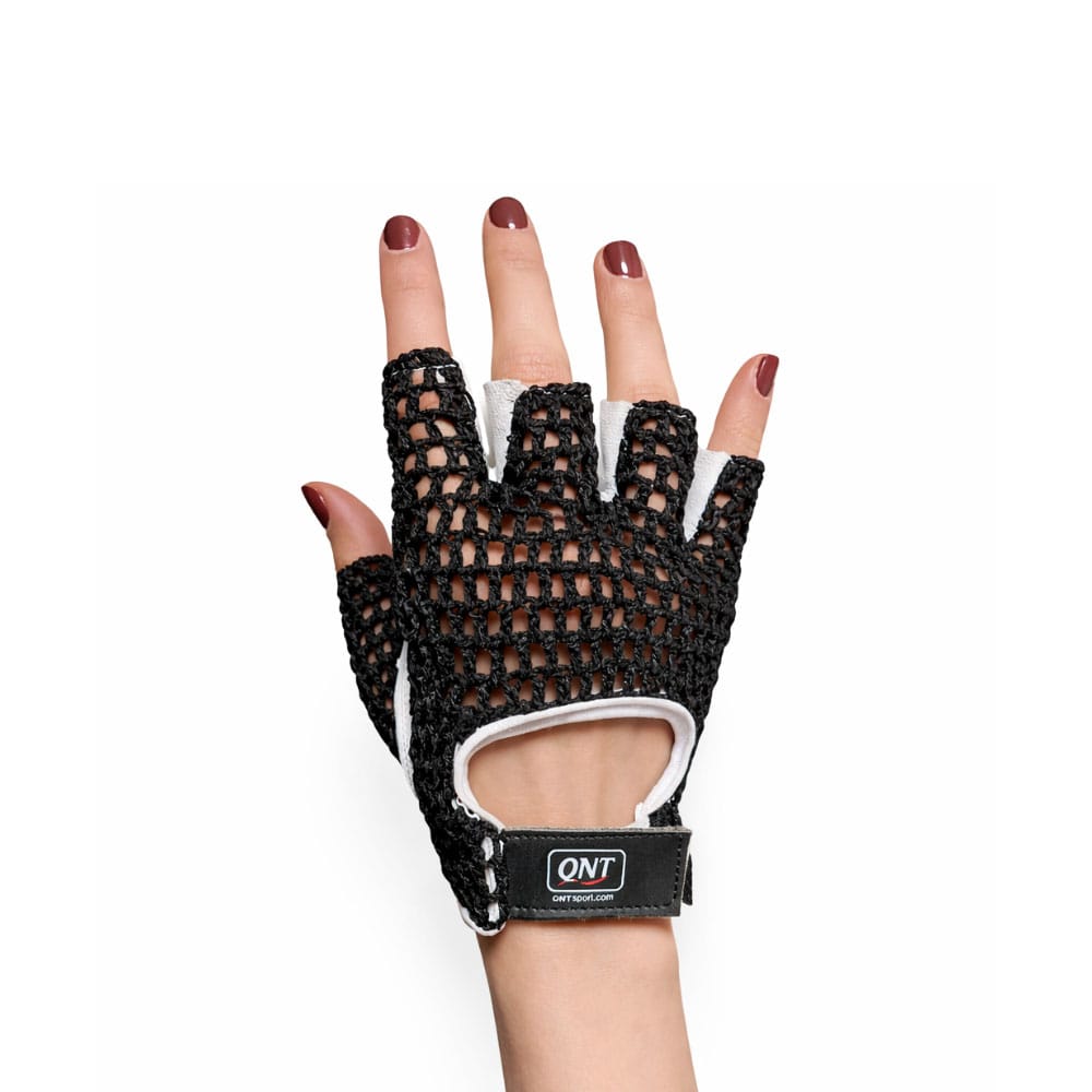 Пакување од QNT AirGrip Pro Gloves
